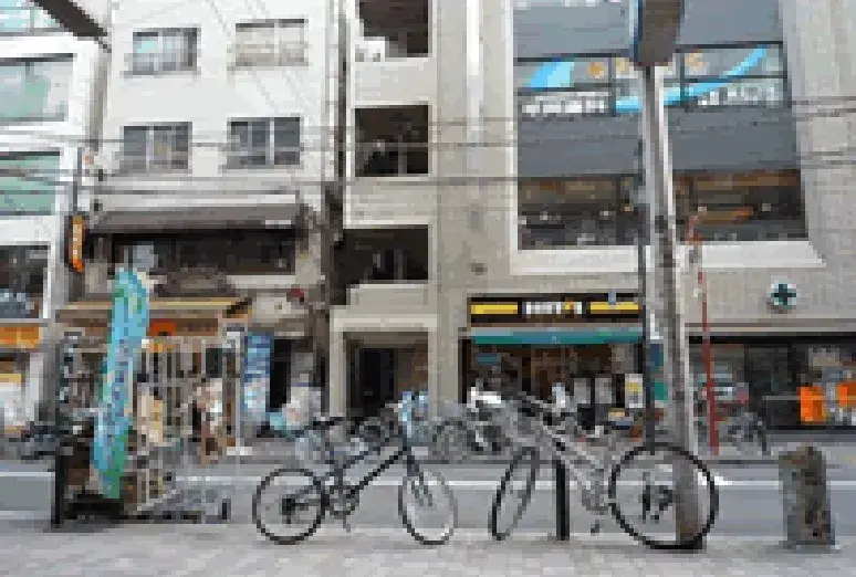 代々木八幡駅南口より出口を背にして左に進みます。正面にドトールが見えます。